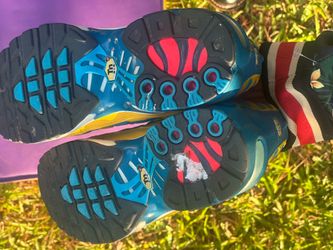 5.5y Nikes