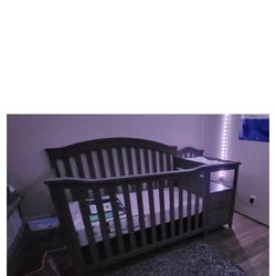 Baby crib & Changing 