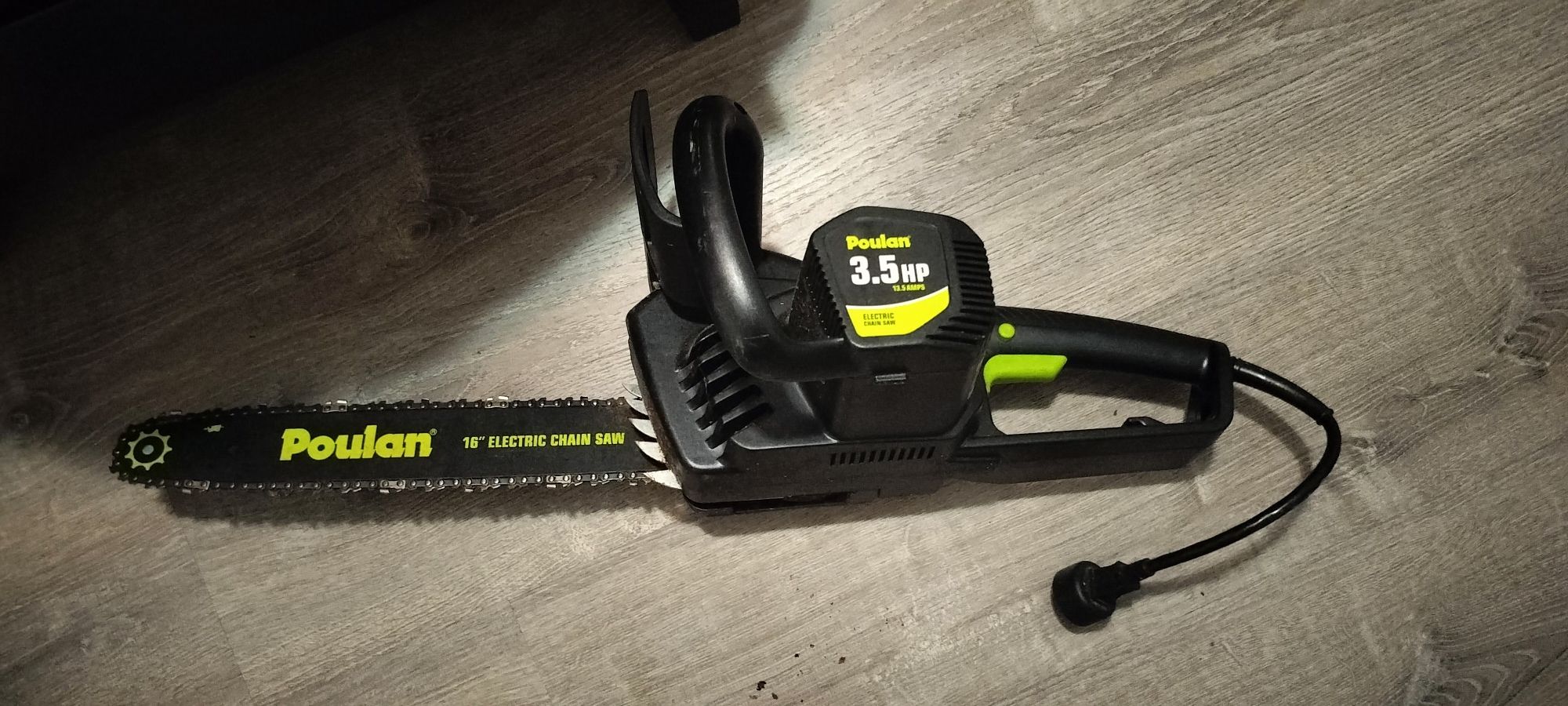 Poulan "16" Electric Chainsaw