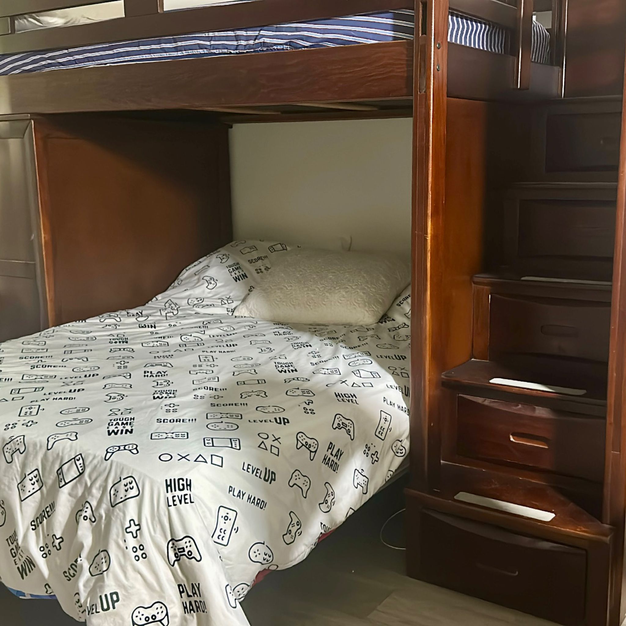 Bunk Bed w/ Memory Foam Mattresses – Twin over Full (36” / 56”)