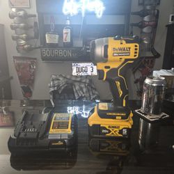 New Dewalt Impact With Charger And 5 Amh Battery⁹
