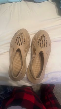 yeeze slides