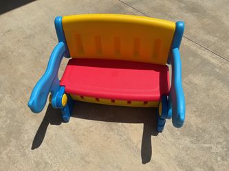 Toddler bench/desk