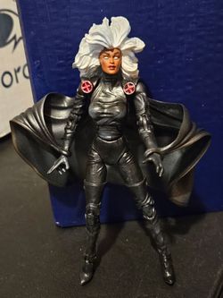ToyBiz Marvel Legends Series VIII 2005 Storm Black Costume Action Figure