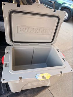 Ice chest