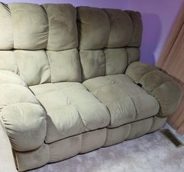 Tan Microfiber Motorized Reclining 2 seater Loveseat-Lays down into a bed-Clean non smoking home!