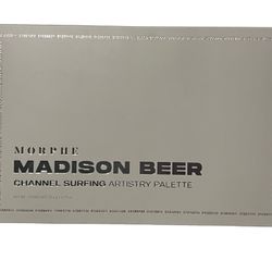 Morphe Madison Beer Channel Surfing Artistry Palette 