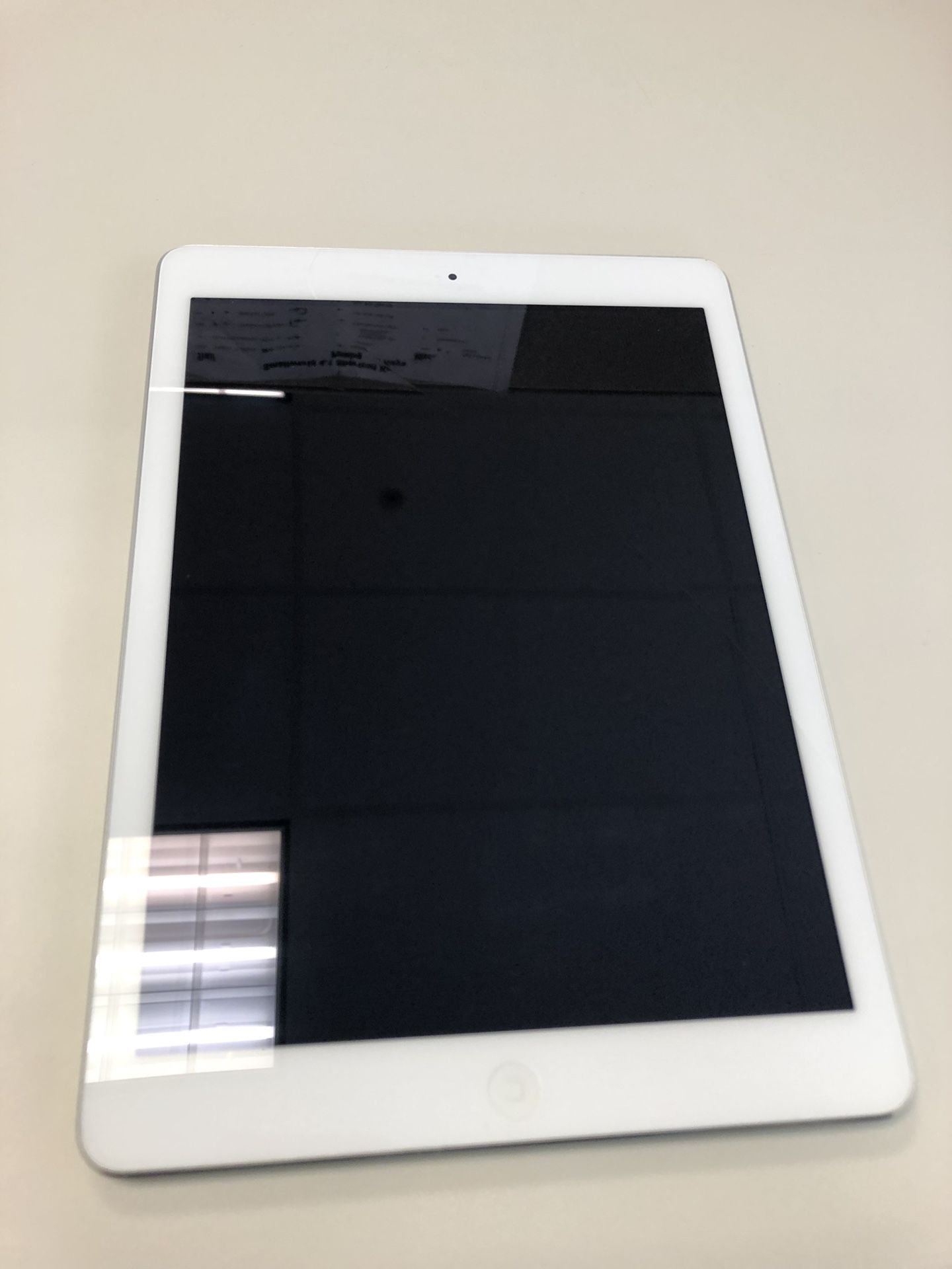 iPad Air WiFi only- silver