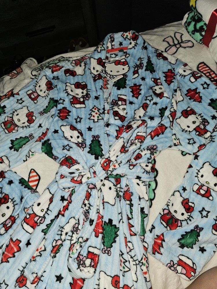 Hello Kitty Christmas Robe