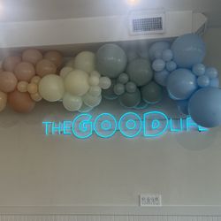 CUSTOM BALLOON ARCHES