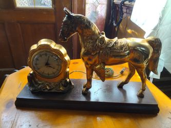 United Self-Starting Mantle Horse Clock