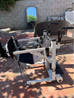 Hydraulic patient lift transfer chair