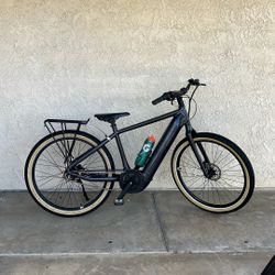 Electric Bike Momentum Transend E+ — 180 Miles, Like New, $2K+ New