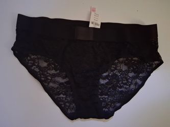 Black lace hipster