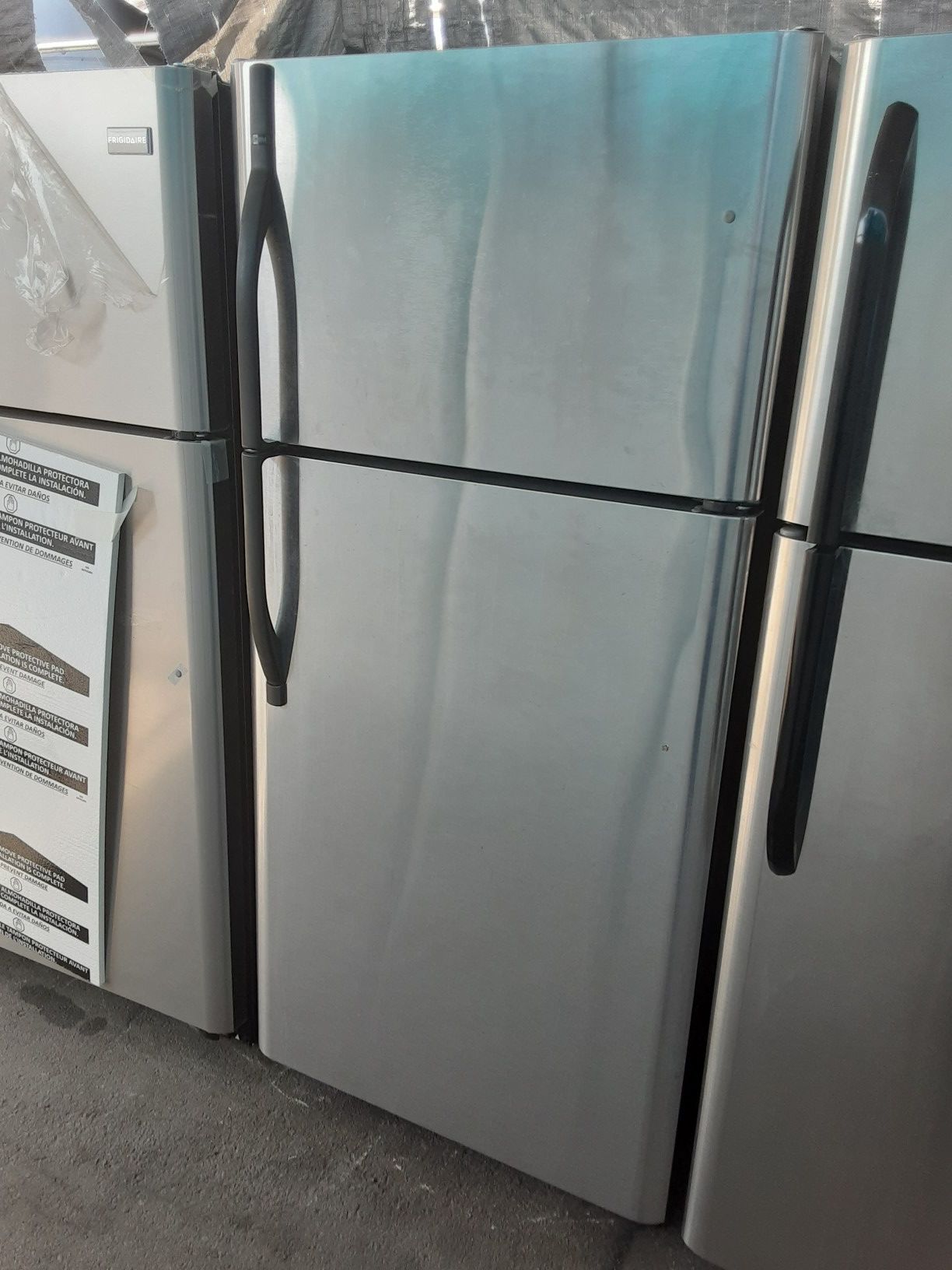 $350 Kenmore stainless 18 cubic fridge includes delivery in the San Fernando Valley a warranty and installation