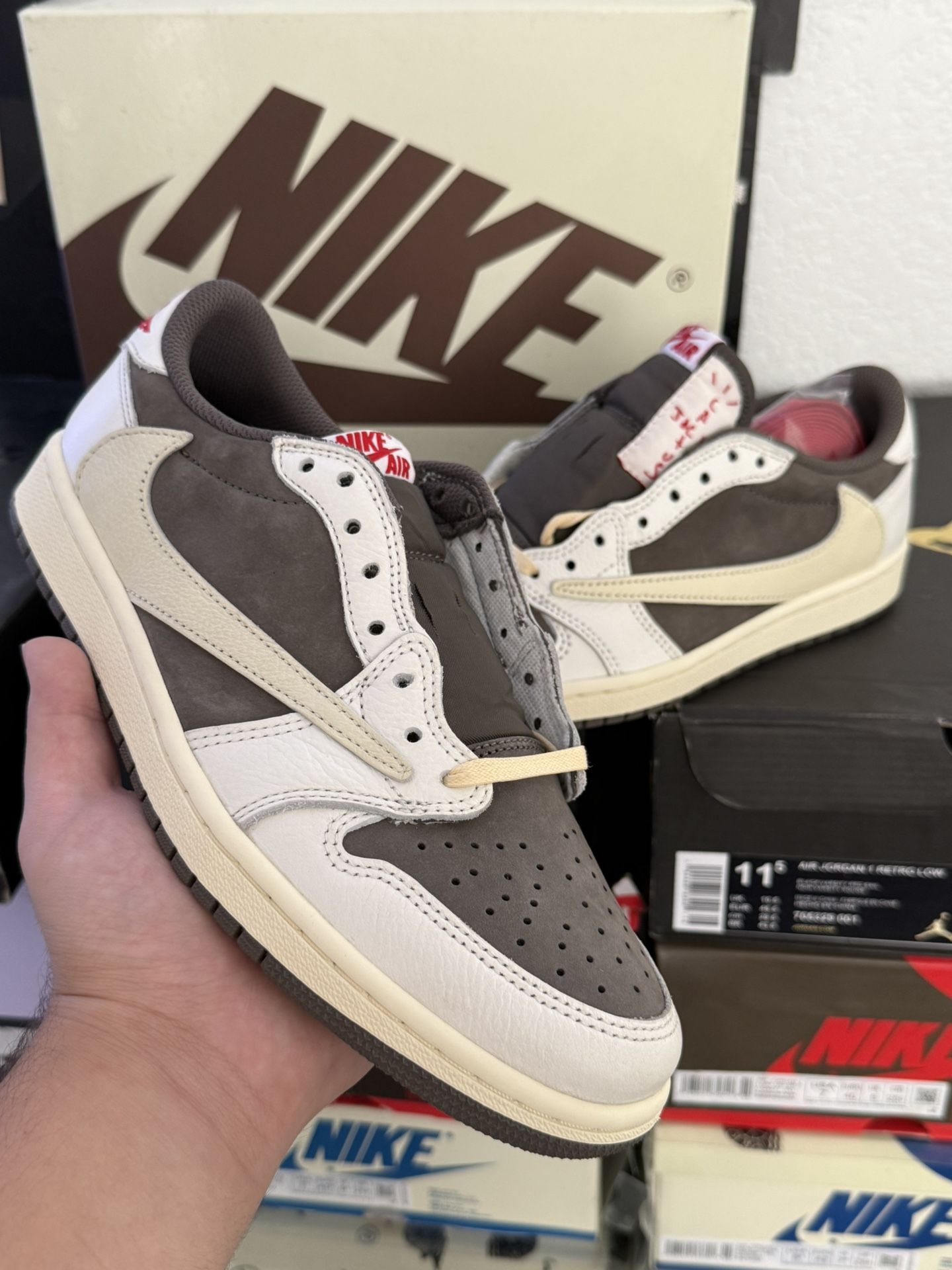 Nike Air jordan 1 low travis Scott Reverse mocha Size 7,7.5,8,8.5,9,9.5,10,10.5,11,12