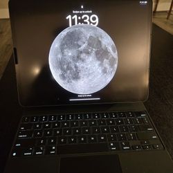 iPad Pro 12.9 256 GB 5th Gen Cellular Unlocked with Magic Keyboard and Pencil