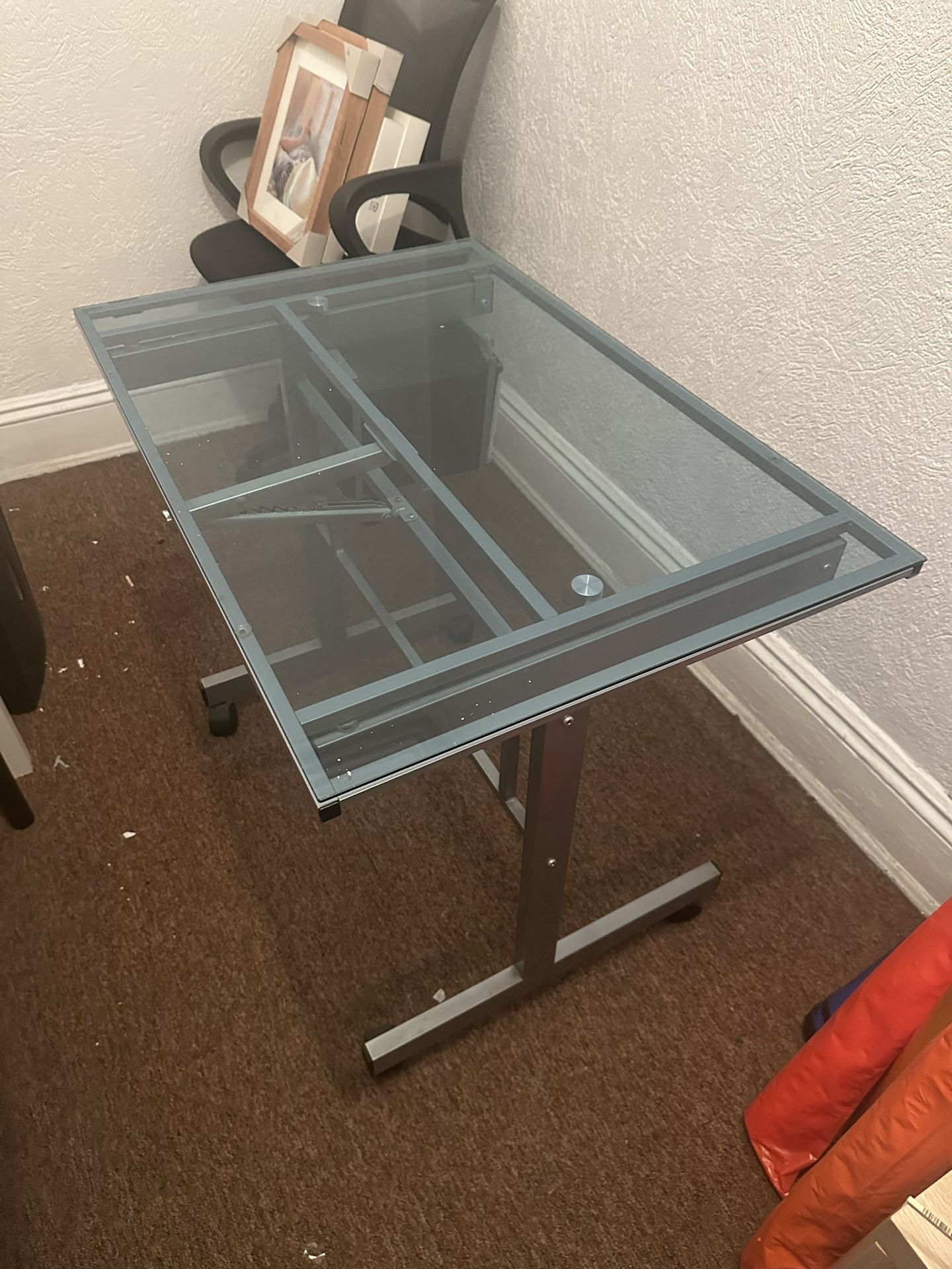 Drafting Table For Artists - Height Adjustable