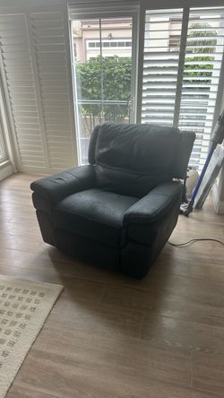 Black Leather Power Recliner Chair