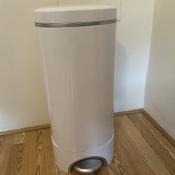 Step Diaper Pail 
