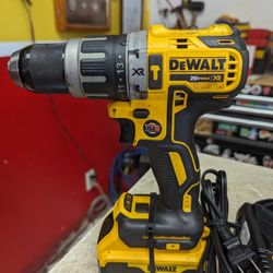 DeWalt Hammer Drill With Battery And Charger 