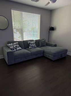 Sectional Couch w/ Pull-Out Bed