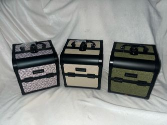 Byootique Cube Makeup Box Cosmetic Case
