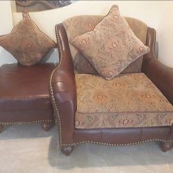Very Comfy  Family Room Set 