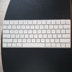 Apple Keyboard