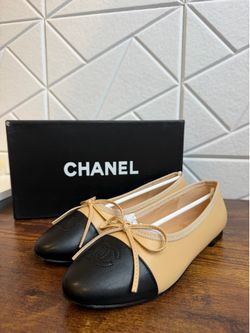 Beige & Black Two-Tone Ballet Flats – Size 7