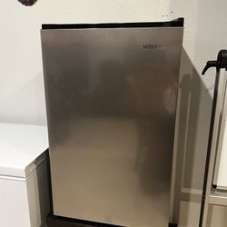 Vissani Mini Compact Fridge 4.3 CU FT
