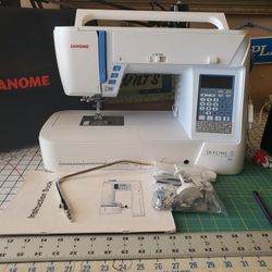 Janome Skyline S5