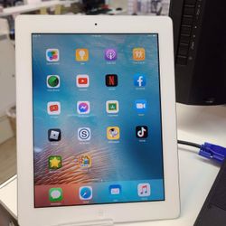 Apple Ipad 2 Unlocked 16GB Storage WiFi Only, It Comes With Charging Cable