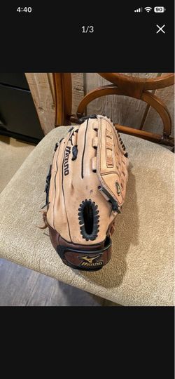Mizuno softball glove