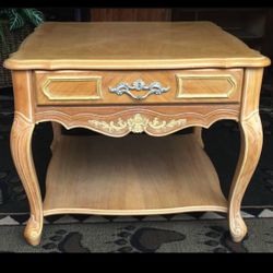 Carved Gorgeous French Provincial Tiered End Table, Solid wood - 27"x 27" x 22" Height - Excellent condition