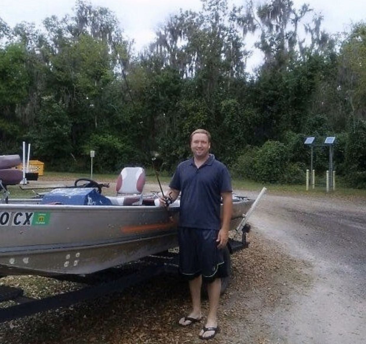 1987 bass tracker aluminum 16 foot with 60 horse mercury good title and registration for the boat and trailer