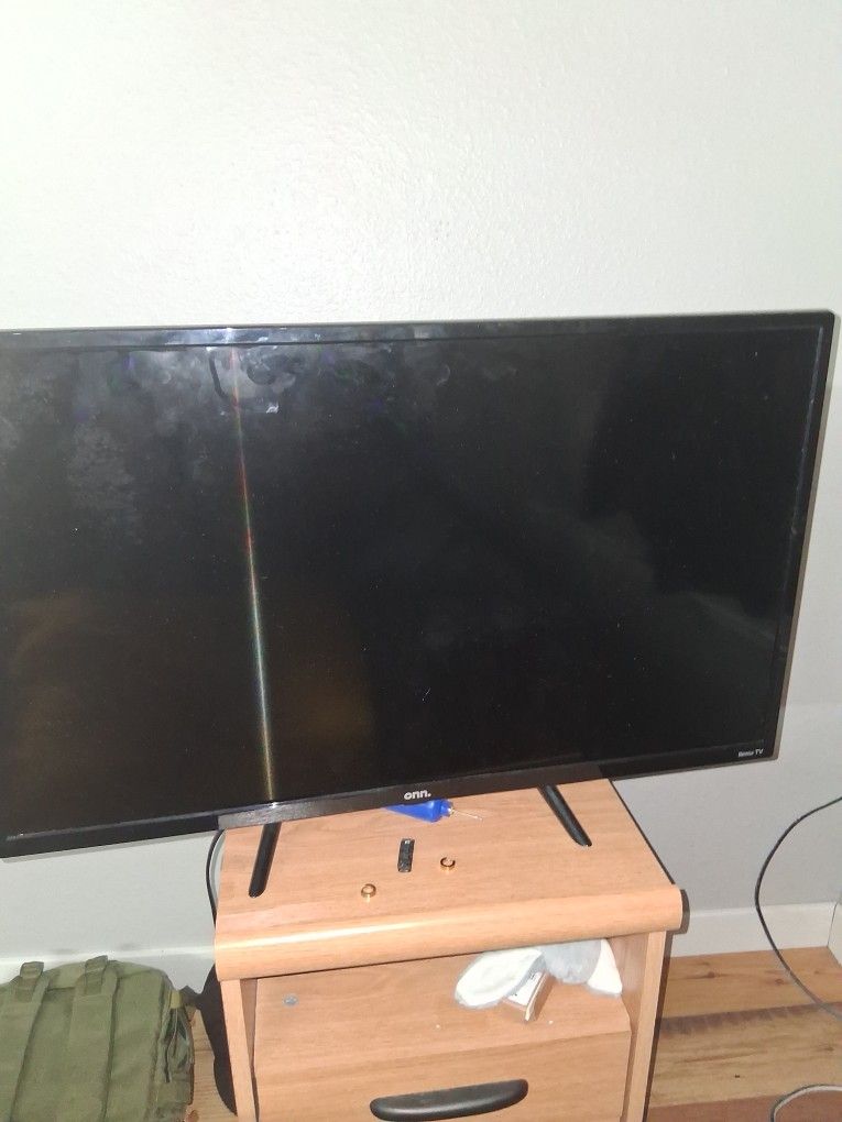 32 inch Roku smart TV