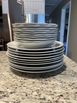 (20 Pieces) Set Of Ceramic 10 Dinner And 10 Soup Bowl Salad Plates Porcelain Scalloped Plates, Off-White