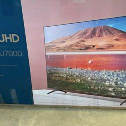 Tv Samsung 70", 4k, 2020 Model, Excellent