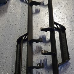 Toyota Tacoma 2025 Steps