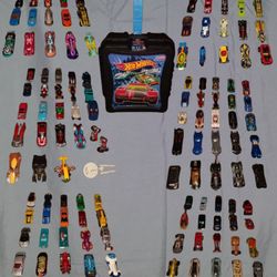 Lot Of 150 Authentic Hot Wheels Cars W/Hot Wheels Rolling Case 