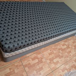 Layla 11 inch Twin XL matt,ress, gel memory foam, two-sided, soft and firm. Box sp,ring included