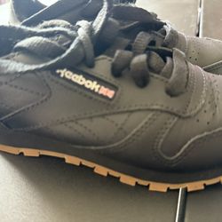 Reebok Black Sneakers with Gum Sole and Padded Collar
