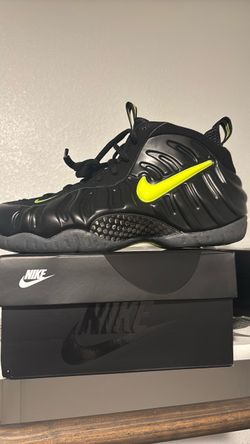 Bran new Nike Foams never worn