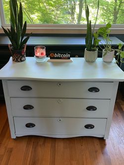 Light blue vintage dresser