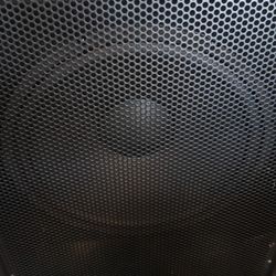 18 inch Powered Bass Shockwave Subwoofer. . 800 Watts 