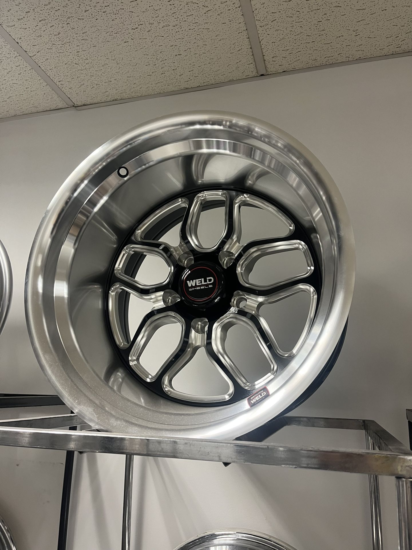 Rines Anchos 17” 17x11 5 Birlos Y Llantas 315/35r17