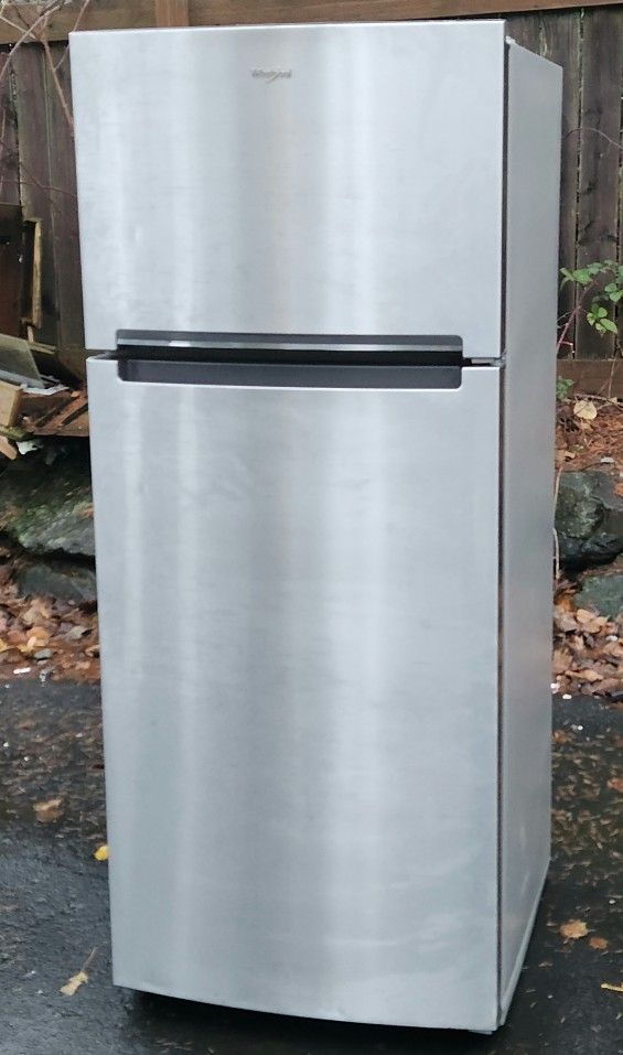 Whirlpool Refrigerator W30xD32xH67 Inches