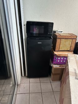 Galanz Medium Fridge