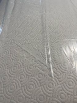 Tempurpedic Queen Size Mattress